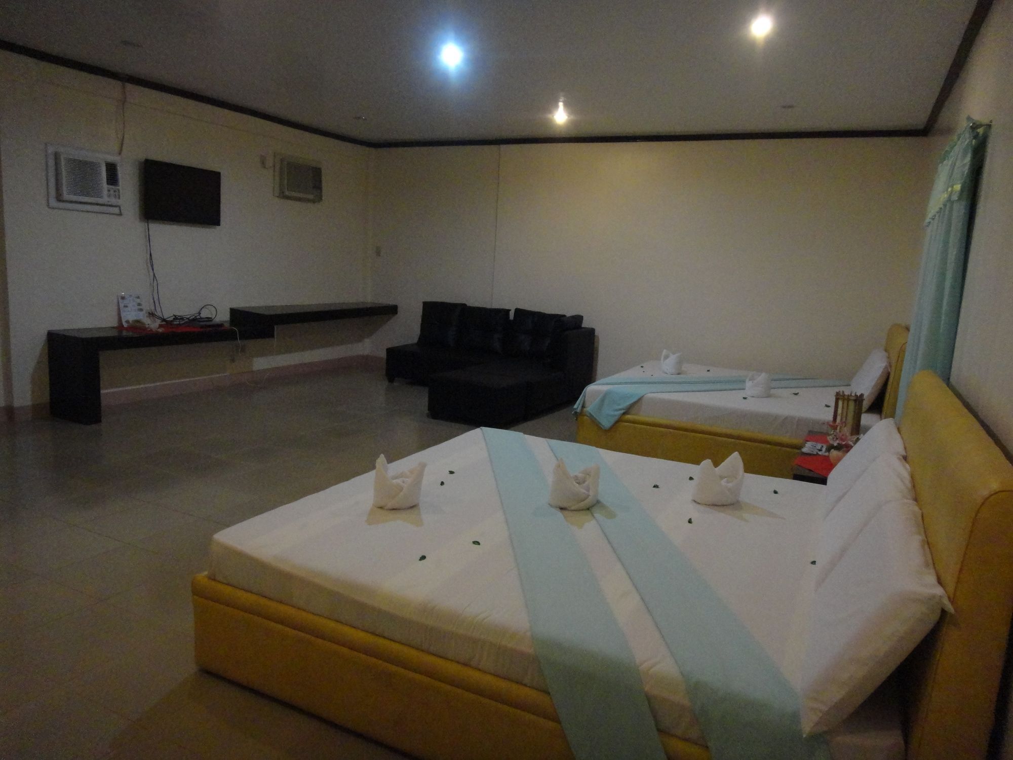 Hillside Resort Puerto Princesa Exterior photo